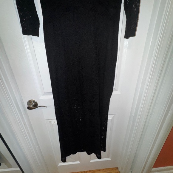 H&M Black Sheath Dress V-Neck 3/4 Sleeve - Picture 2 of 3